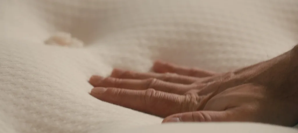 Can the Right Mattress Reduce Back and Shoulder Pain?